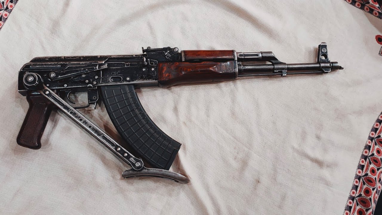 (11) Poland 1981 model Kalashnikov AK 47 type AKM