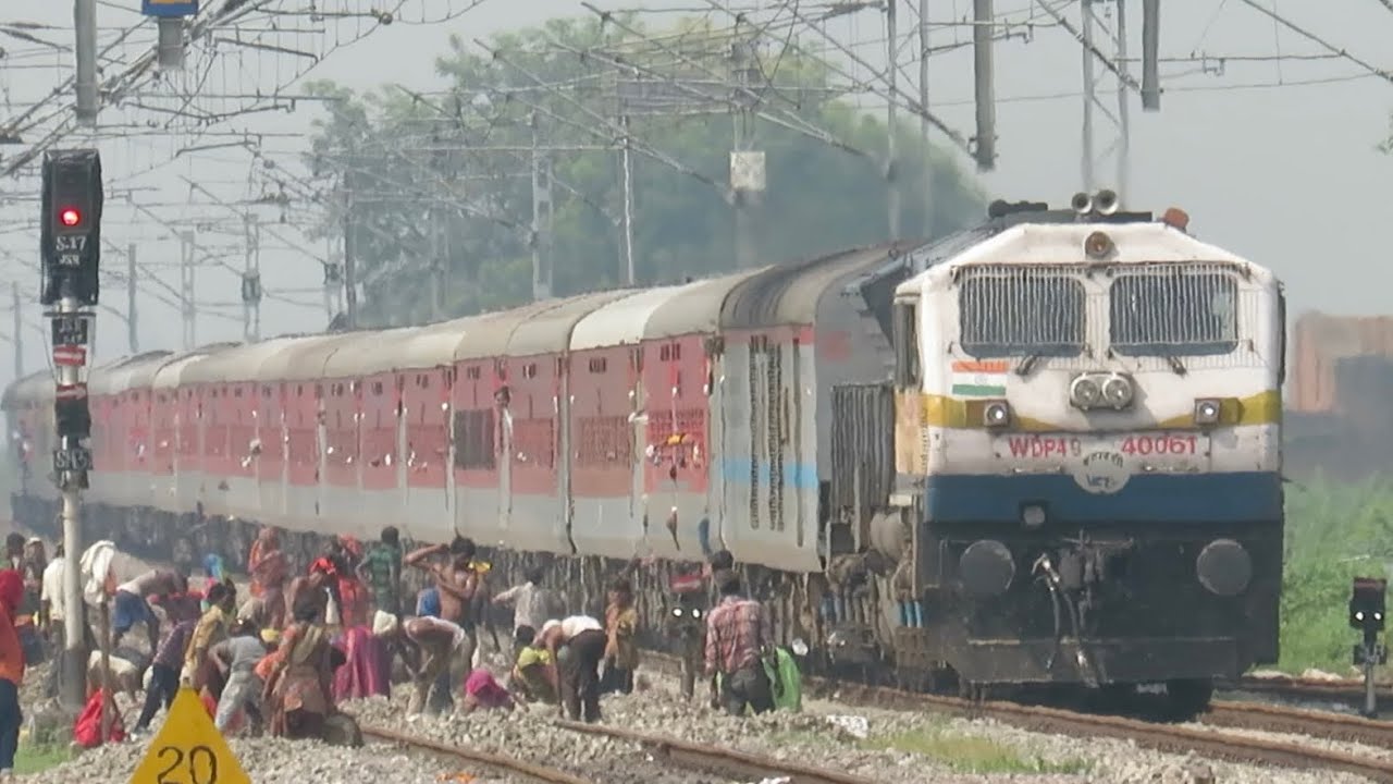 11061 Mumbai Jaynagar PAWAN Express with Itarsi WDP4B During its Diesel Days!! 
