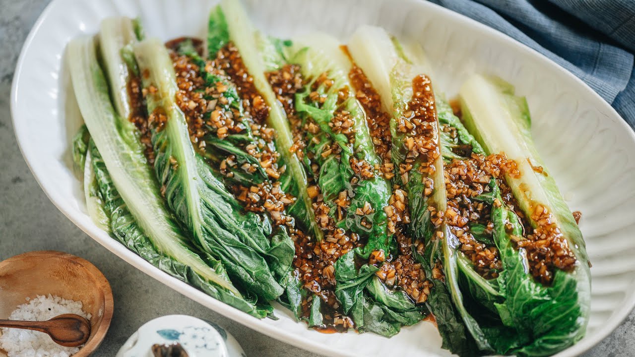 Cantonese Lettuce with Oyster Sauce (蚝油生菜) Recipe