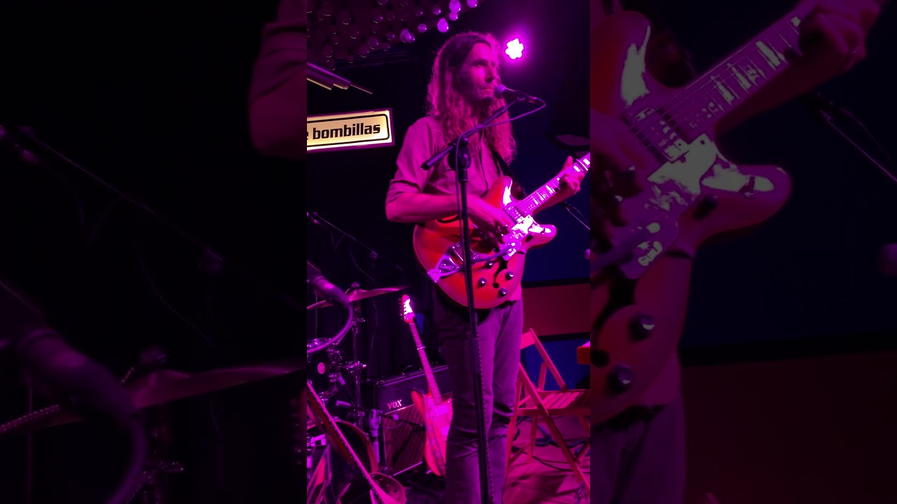 TYLER RAMSEY “Back on the Chain Gang” cover Pretenders live La Lata de Bombillas Zaragoza 16/11/2019