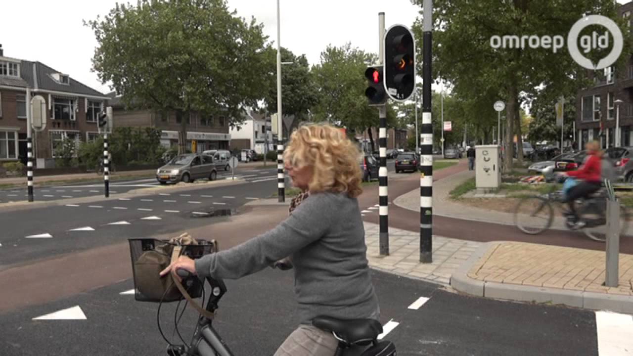 Lantaarnpaal voor verkeerslicht wordt alweer weggehaald in Nijmegen