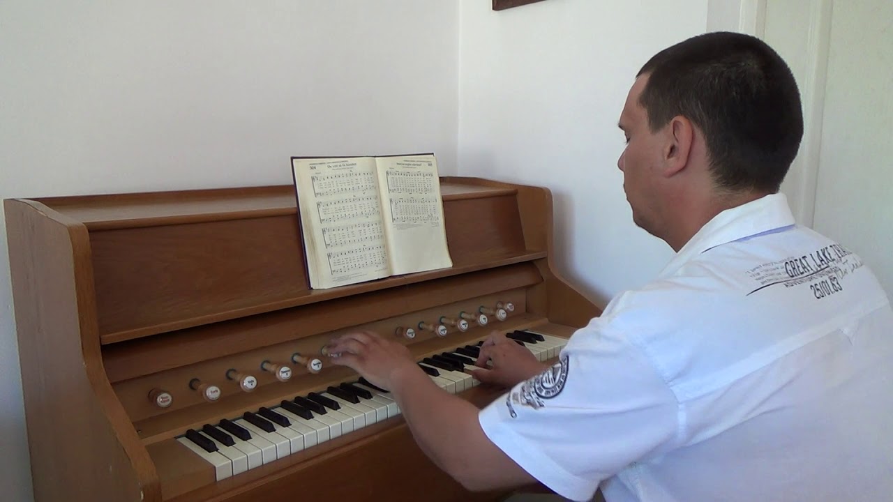 Wer Will Ein Streiter Jesu Sein - Organist Bujor Florin Lucian spielt auf einem Teck Harmonium