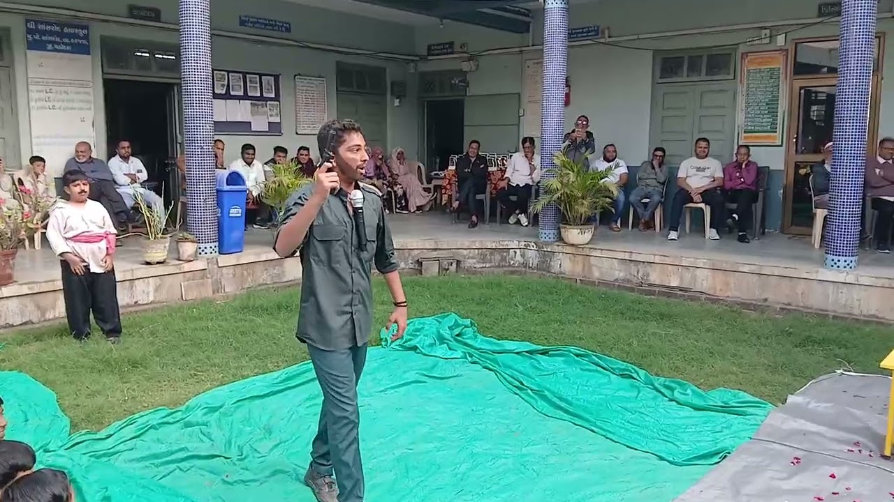 કિતને આદમી થે....ગબ્બર સિંઘ...