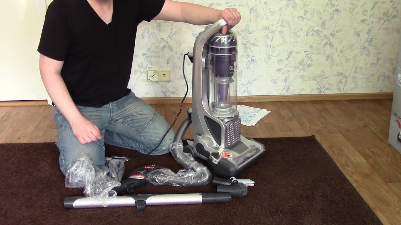Unboxing & First Test: AEG Electrolux Precision Vacuum Cleaner