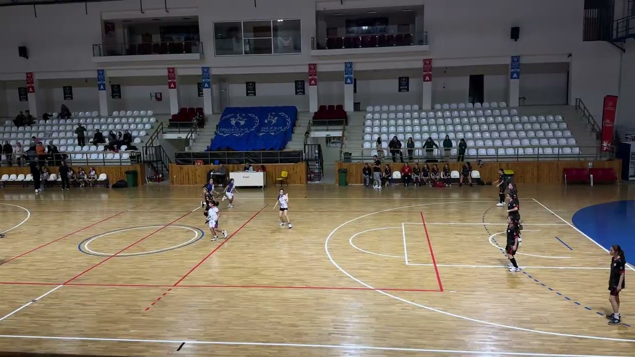 Okul Sporları K&uuml;&ccedil;&uuml;k Kızlar Hentbol Ma&ccedil;ı