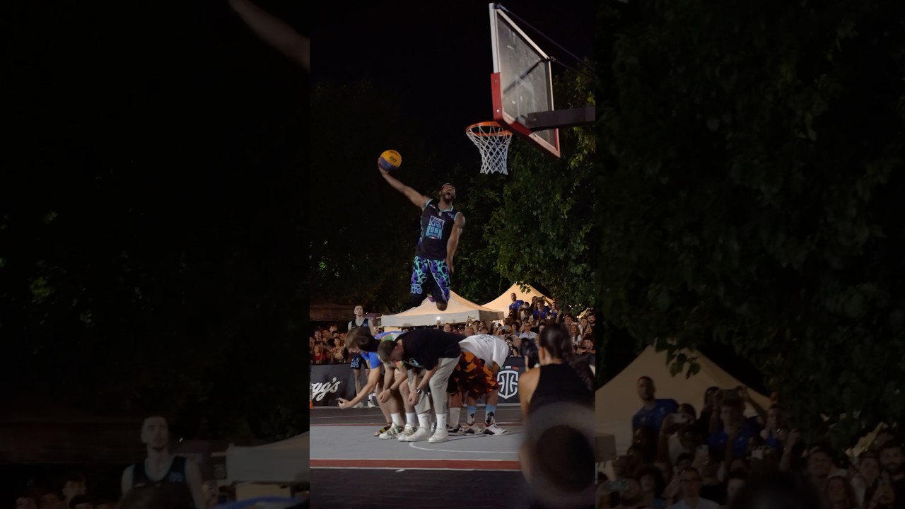 DUNK OVER 4 PEOPLE- Chris Staples Dunk Contest 