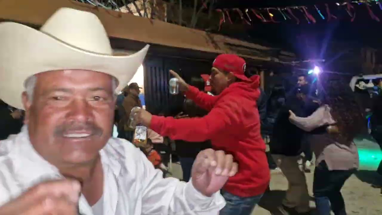 El charro de zacatecas echando sus mejores pasos