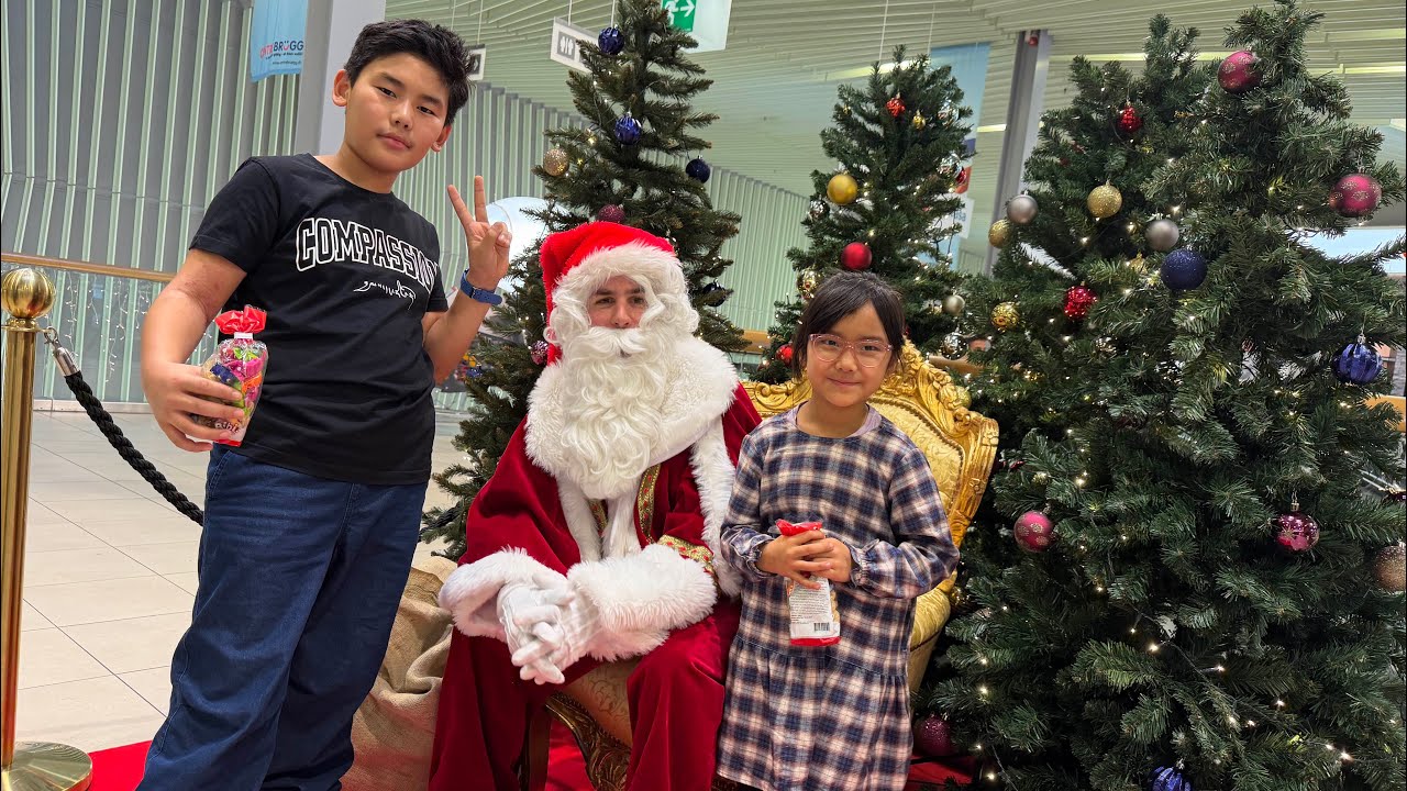 CHRISTMAS SHOPPING TIME WITH FAMILY