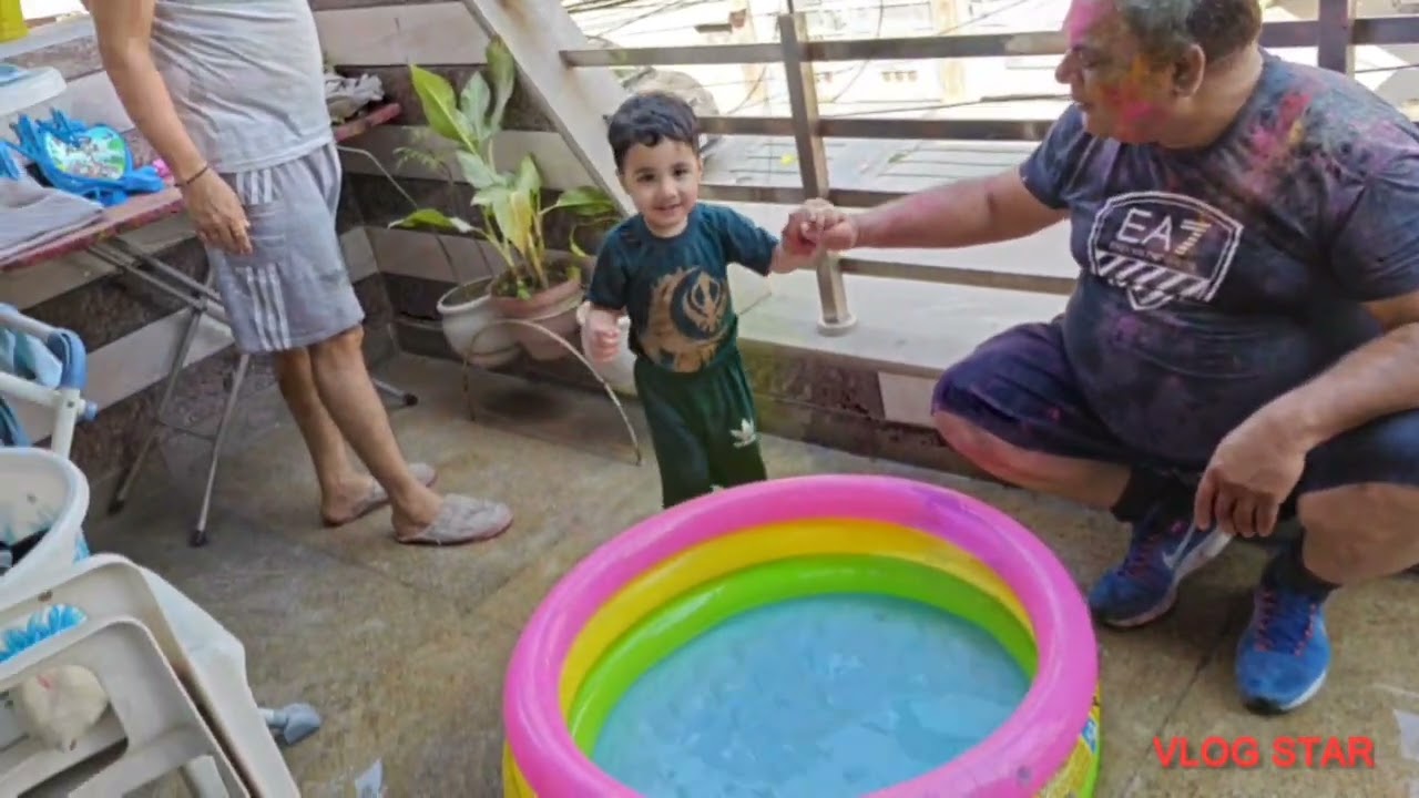 Humare ghar mein New vlogger 🧿🤗#rajnikiduniya#youtubevideo#trendingvideo#trending#subscribe#share