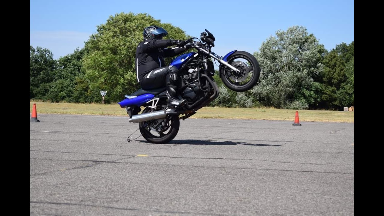 I try out Stunt Asylum's Wheelie School!