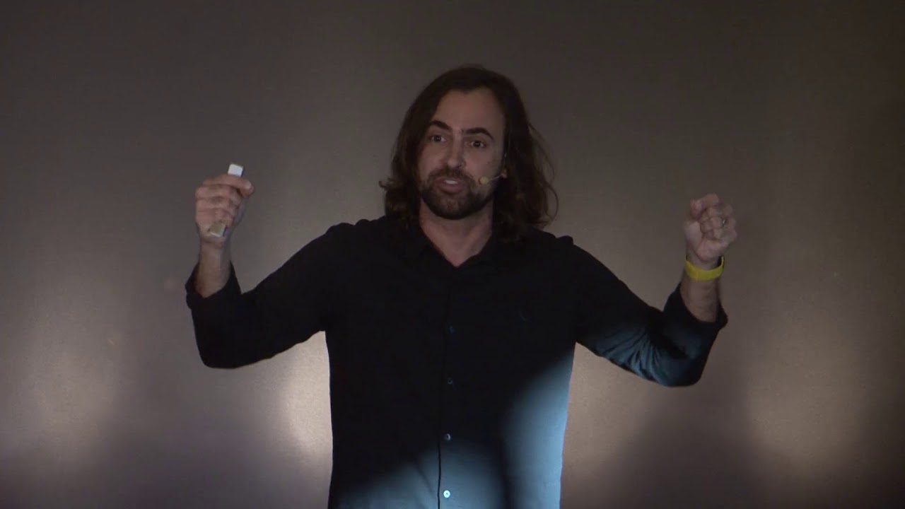 Competitividade reinventada | Mauricio Benvenutti | TEDxNiteroi
