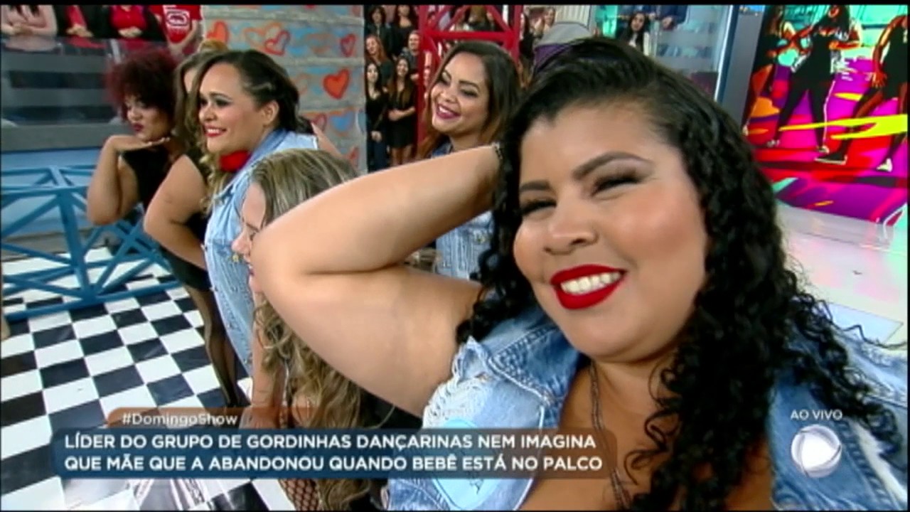 Dançarinas plus size encaram desafio e dançam sucesso de Anitta no palco do programa