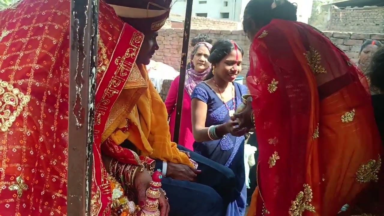 मेरे देवर का शादी हुआ था आप लोग देखिये लड़की परछावन