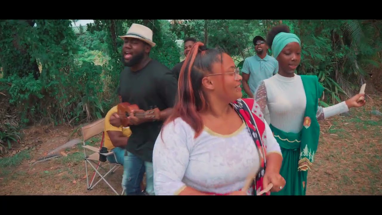 GROUP MACIROU-CHIDO-(Clip Officiel)