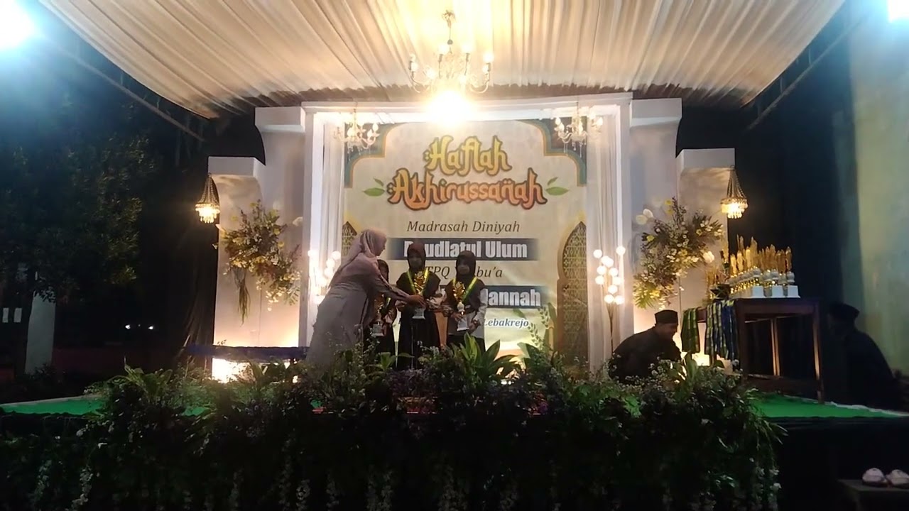 Pembagian hadiah bintang kelas 1B dan Poto bersama 2026