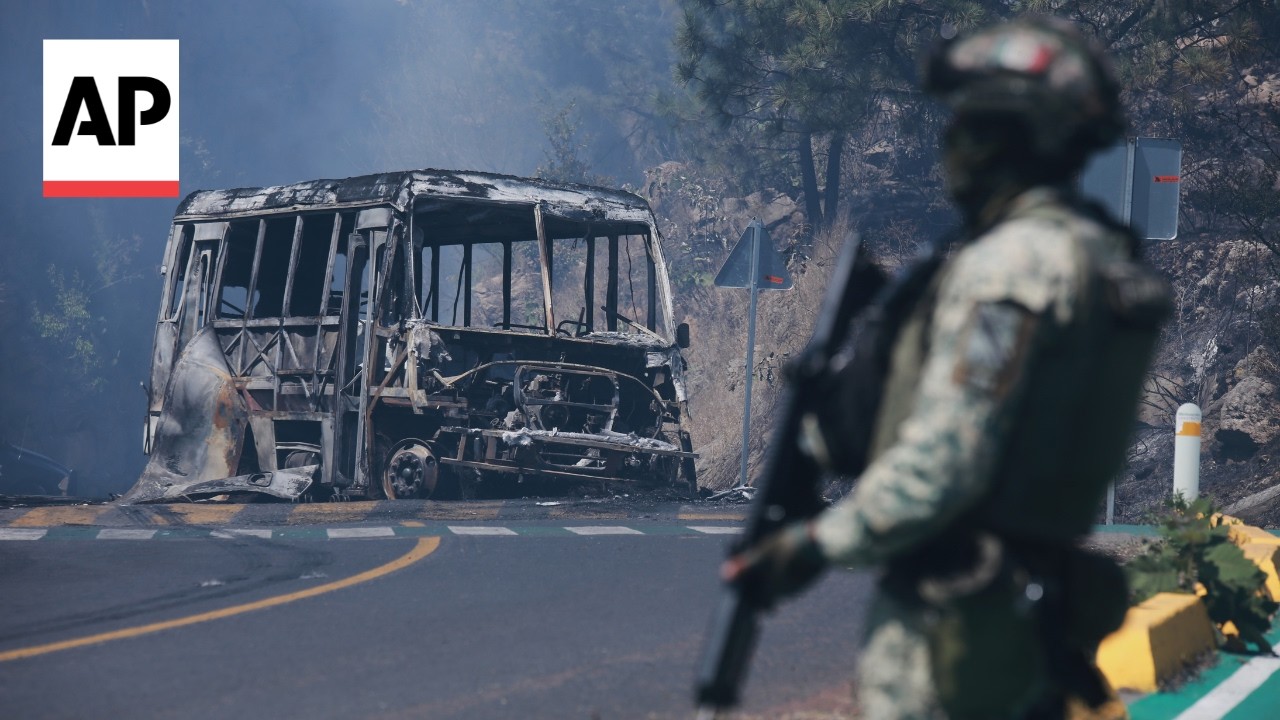 Burned cars in Mexico after army kills Jalisco New Generation Cartel leader