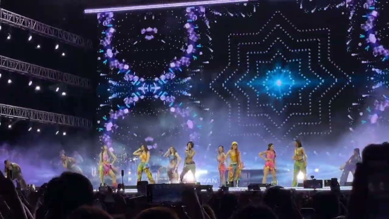 BINI ‘Salamin, Salamin’ Full Performance | Aurora Music Festival 2025 Day 2