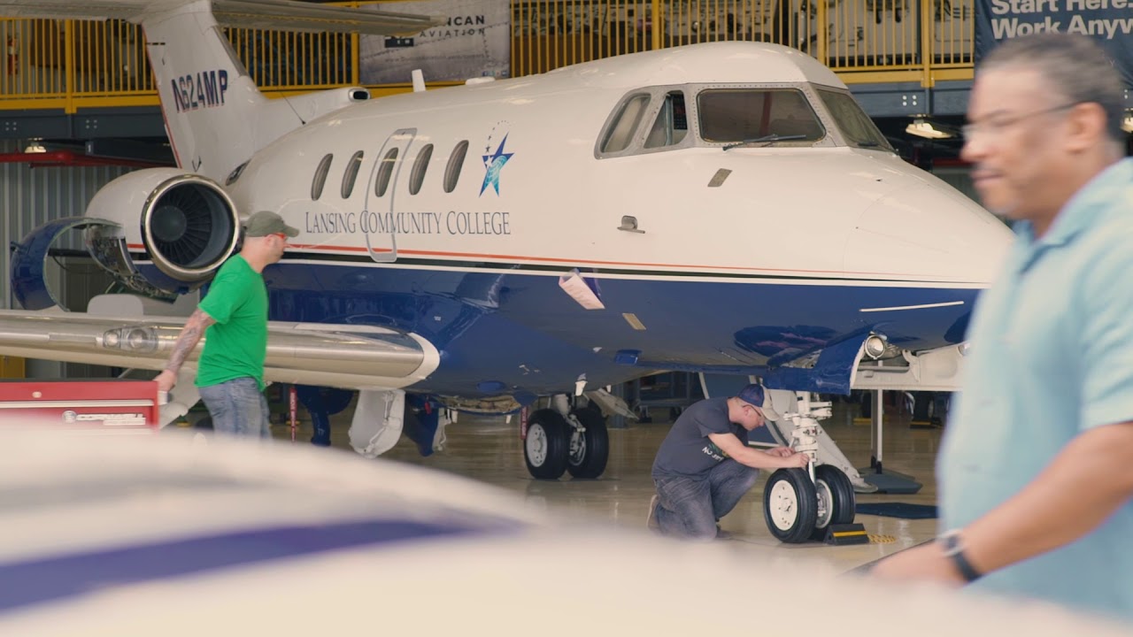 Aviation Technology: Program in a Minute