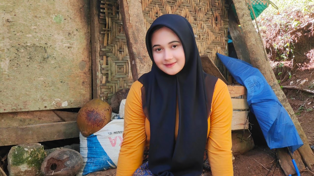 BIKIN KAGET SEMUA ORANG‼️NENG SARI PERAWAN DESA CANTIK TINGGAL DI TENGAH HUTAN PEDALAMAN SUKABUMI