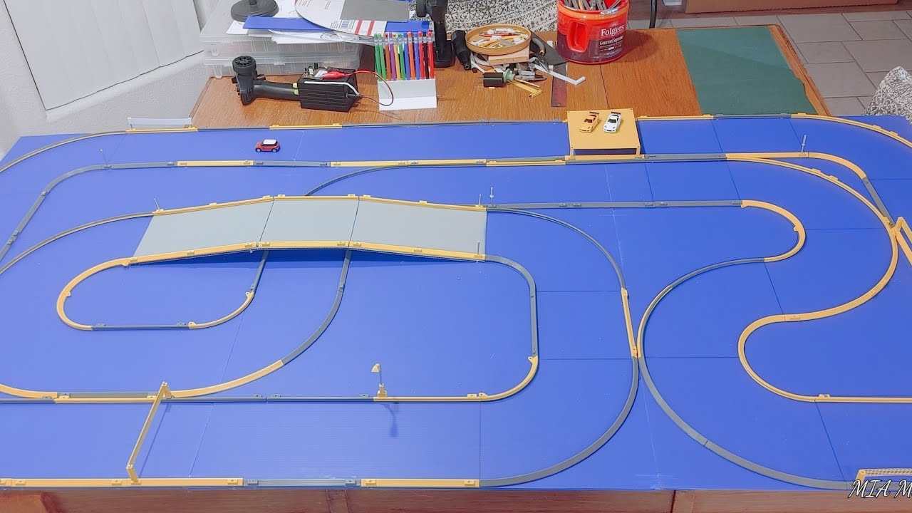 DIY 1/76 Turbo Racing Track  3 Panel Layout with Bridge - Testing