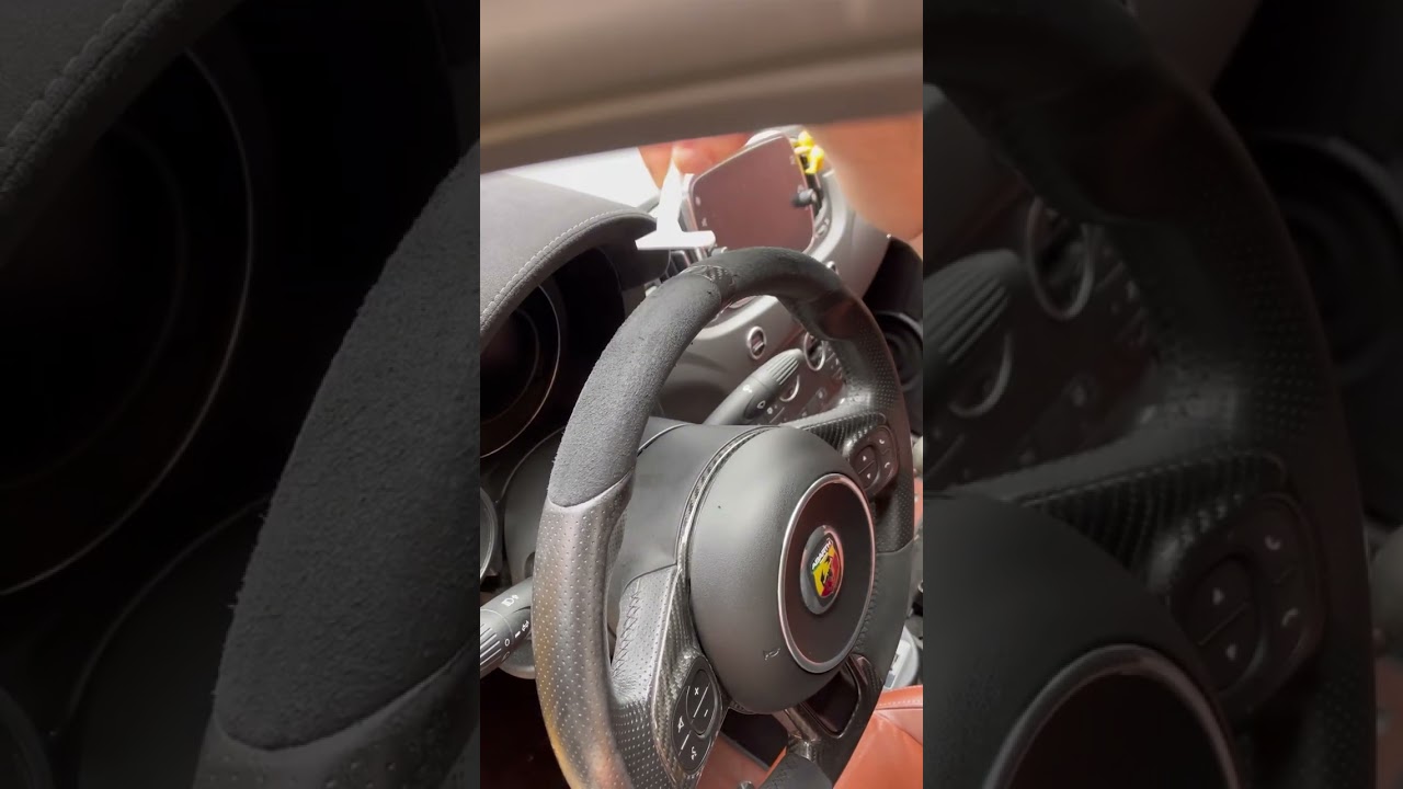 Come sistemare l alcantara sul volante#cardetailing #autodetailing #detailing #lifehacks #alcantara