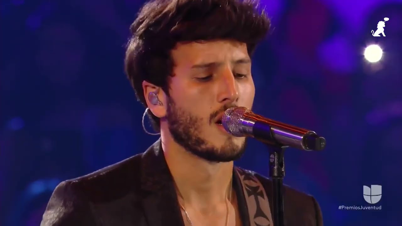 Sebasti&aacute;n Yatra ft. TINI - Cristina / Premios Juventud 2019 / Univision