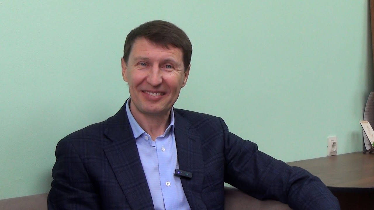 Алексей Виницкий выпускник факультета бизнеса и управления Гуманитарного университета 1998 года