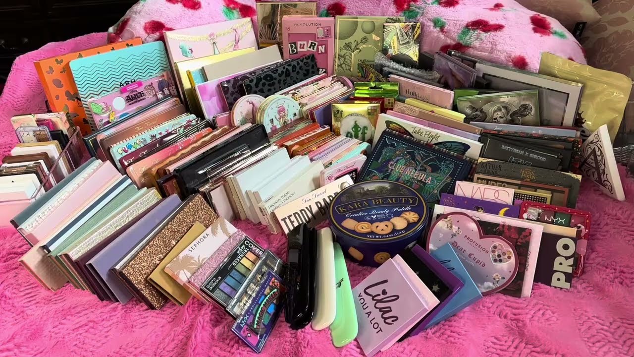 Decluttering my Eyeshadow Collection 🩷 2026 Palette Declutter