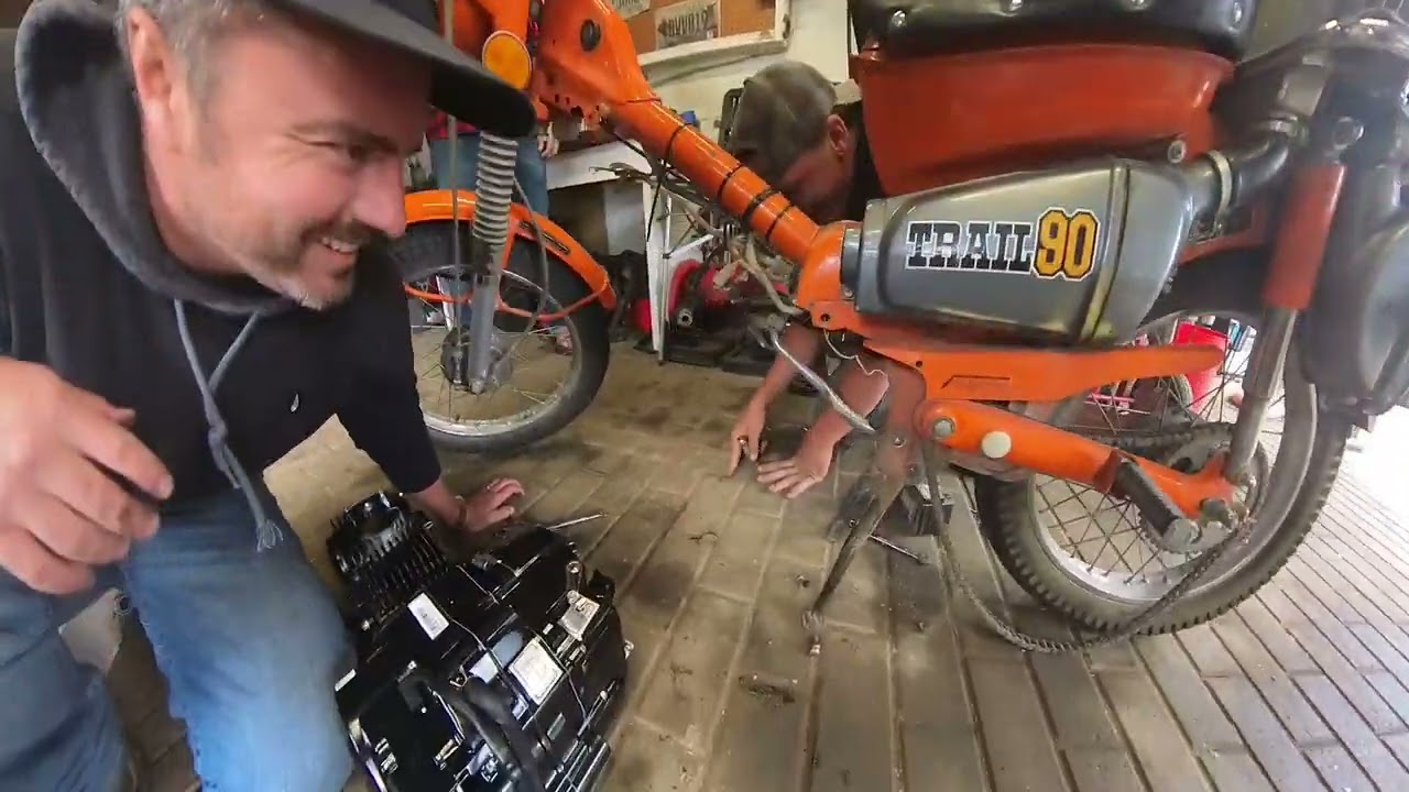 S03E04: Lifan 140cc Engine install | Orange Honda CT90