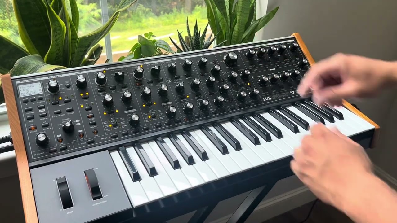 Exploring the Moog Subsequent 37