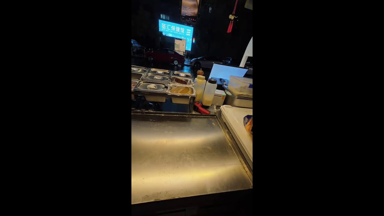 Fresh Pizza Straight From the Oven |🍕 オーブン直出しピザ | 2026-03-09 18:54:58