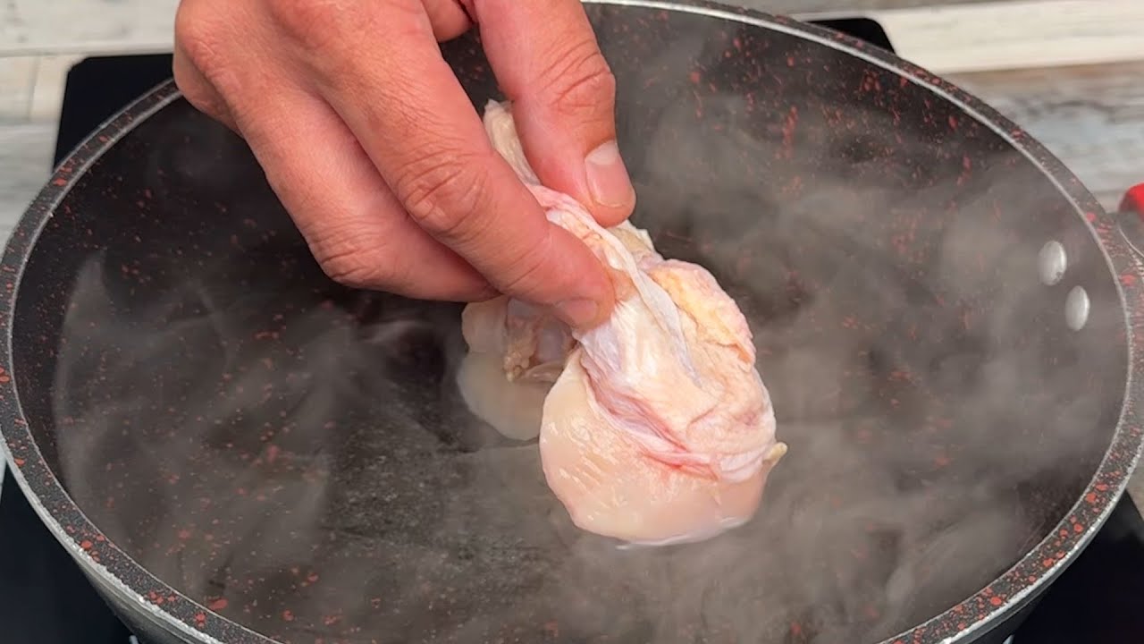 Atenção! Não frite mais o frango em óleo, segredo para fritar na água