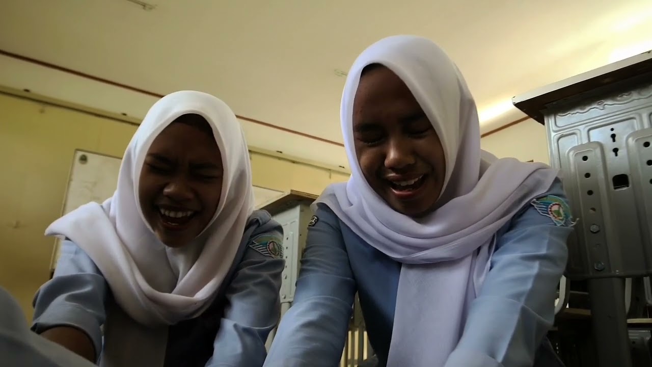 Film Pendek Seragam Terakhirku | DKV 1 SMKN 10 Garut 2025