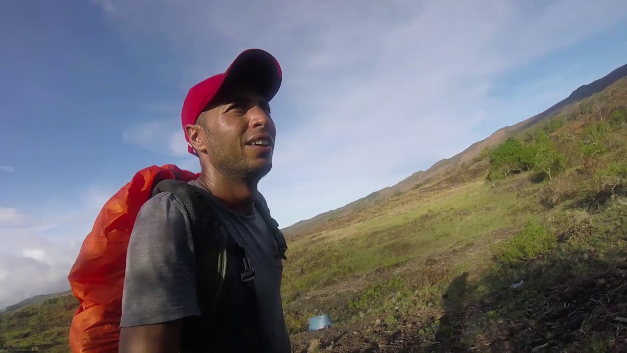الطريق الى بركان     Karthala المتواجد في جزر القمر  The road to the volcano Karthala in Comores