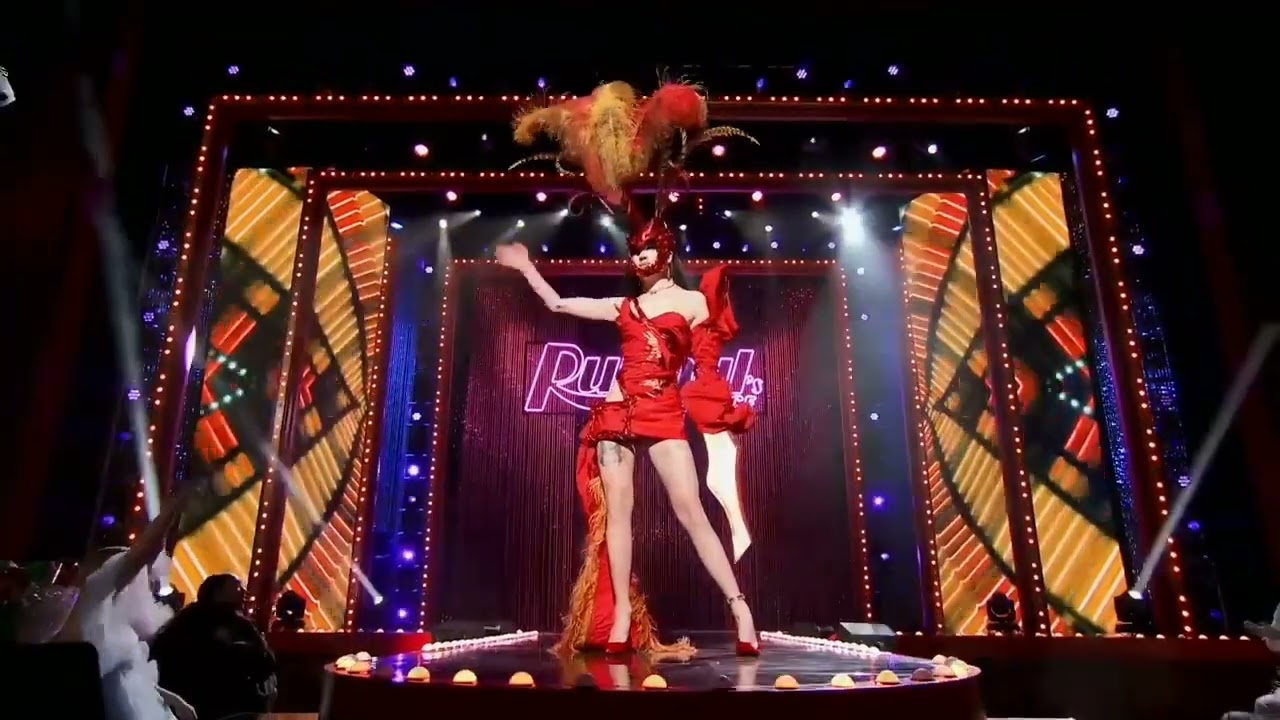Willow Pill - Grand Finale Runway (RPDR S14)