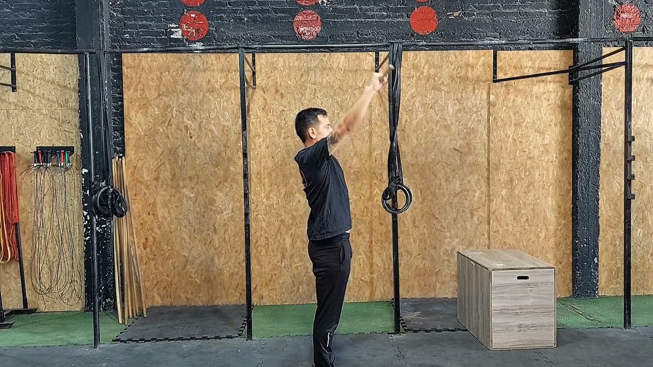 KIPPING CHEST TO BAR: Drill de coordinación 
