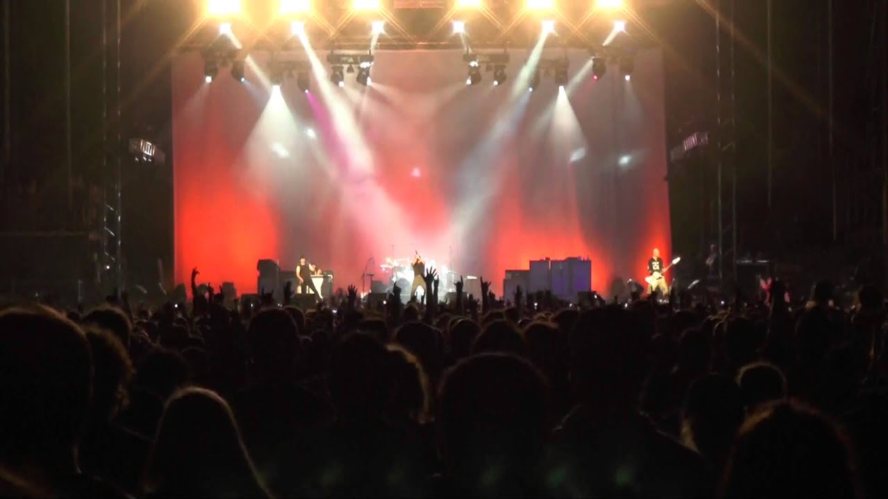 system of a down live:needles 27th august 2013 rho fiera milan