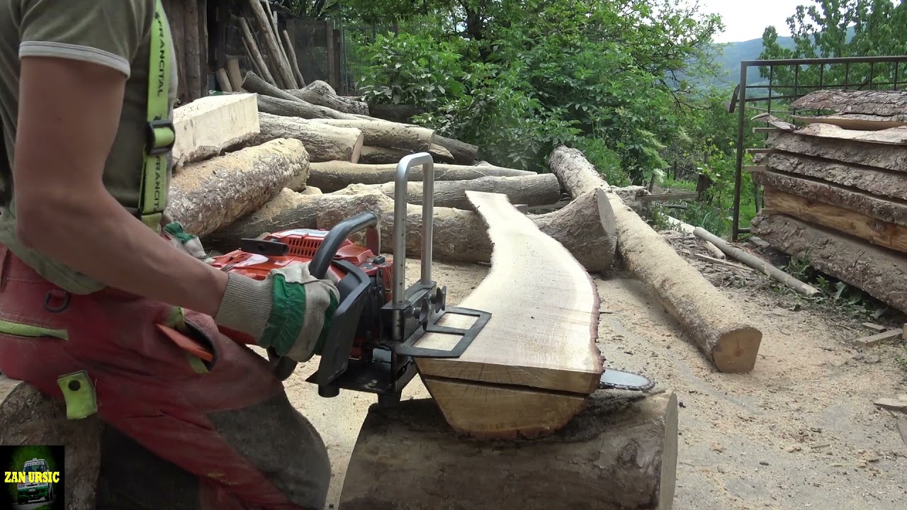 Husqvarna 365 and Logosol Timberjig sawing Timber, collecting sawdust!