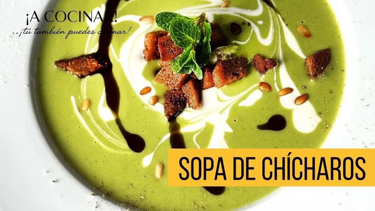 Sopa de chícharos con menta y aceite de semillas