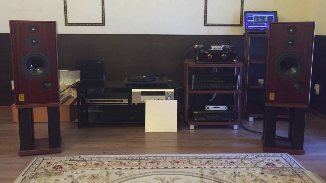 Harbeth SHL5+ & EAR834 & Rega