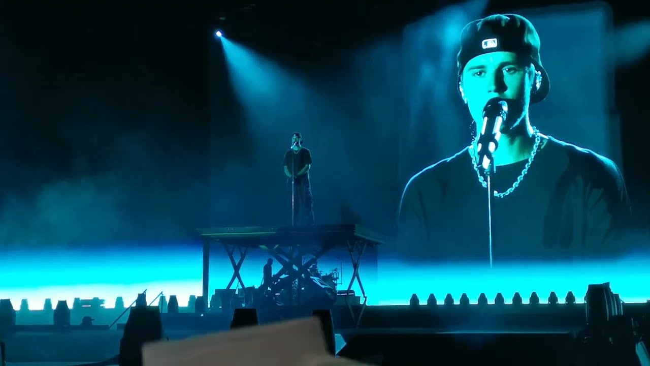 2 much - Justin bieber CDMX 25 de mayo