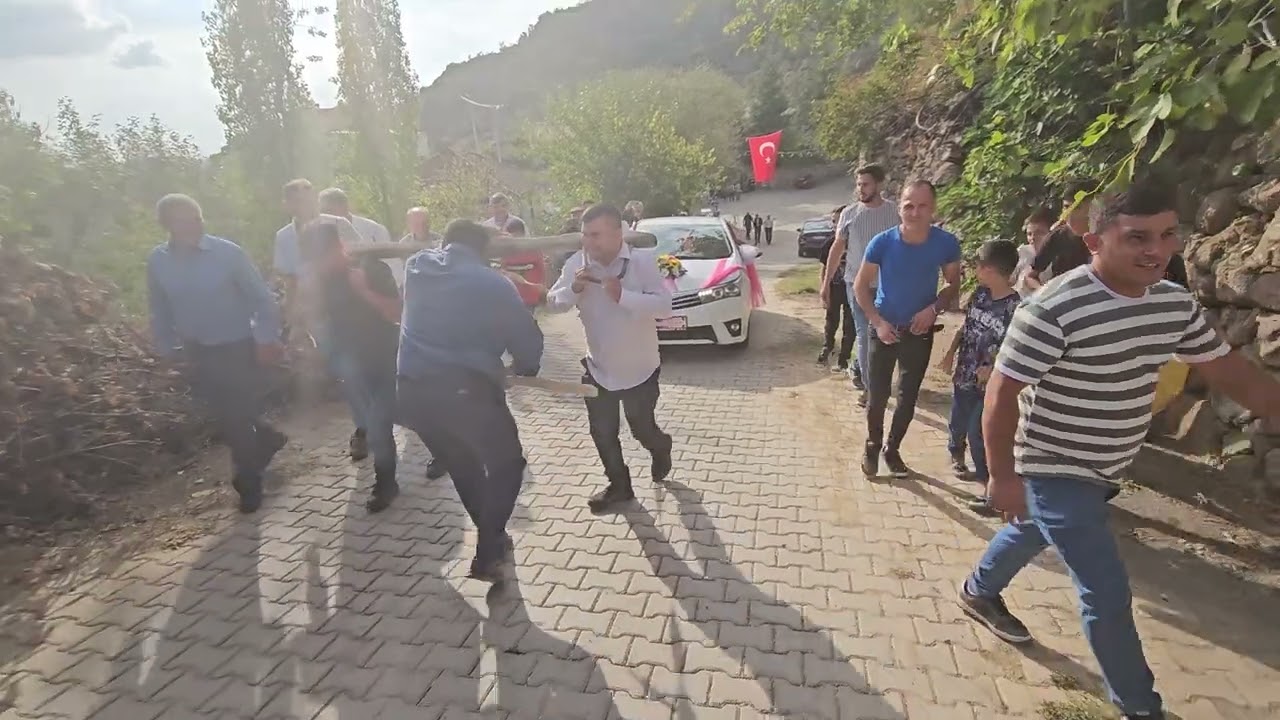 DEMİRCİ'nin YARBASAN KÖYÜNDE FADİME NUR SERKAN ERYİĞİT ÇİFTİNİN DÜĞÜN TÖRENİ 13-10-2024