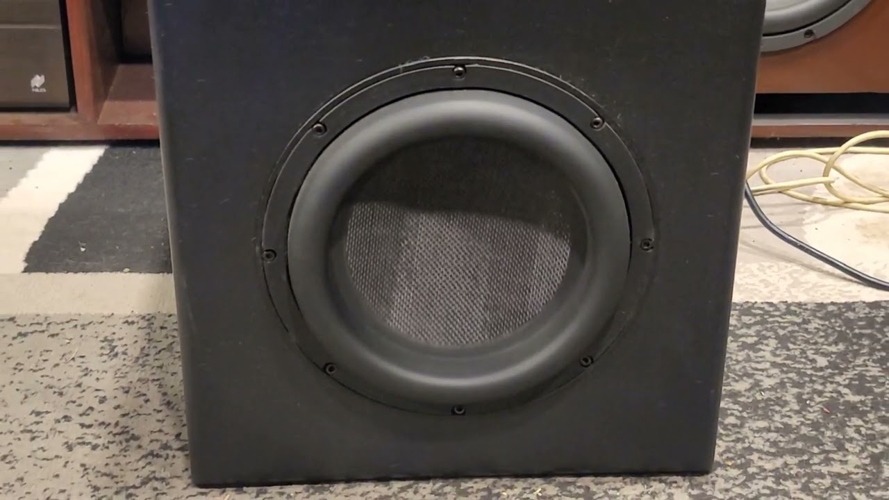 #1 Dayton UM-10 500w rms 1000w peak Dual 2ohm vc in sealed enclosure bash 300s 600w peak plate amp.