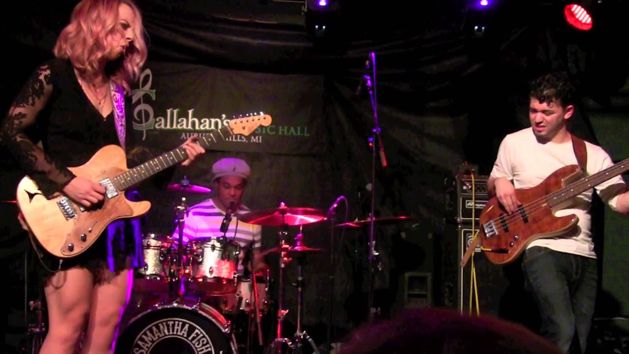 ''WHEN YOU HOLD ME TIGHT'' - SAMANTHA FISH @ Callahan's, Aug 2015