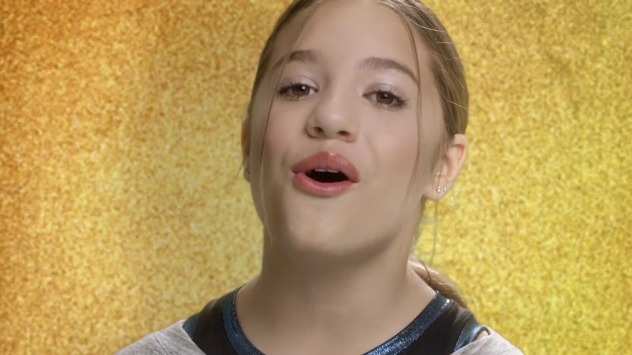 MACKENZIE ZIEGLER 💗 PERFECT HOLIDAYS   OFFICIAL VIDEO