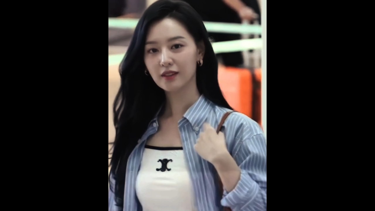 POV: You’re Falling for Kim Ji-won’s Visuals Again! ✨ 