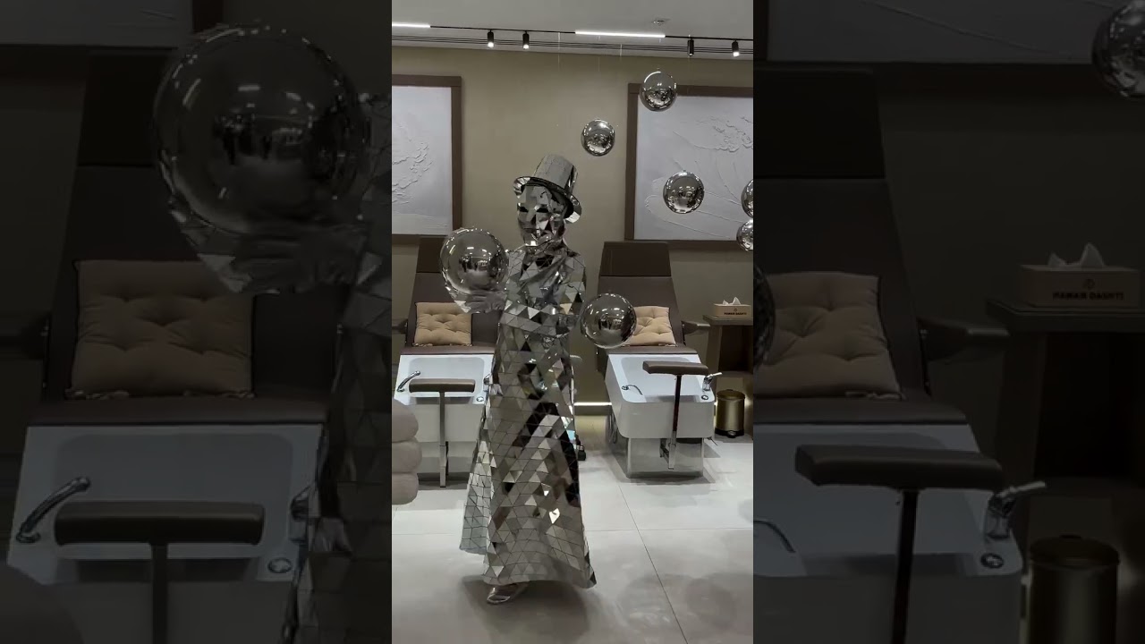 Kuwait Mirror Lady | Kuwait Luxury events | Kuwait entertainment|  info@jmstrings.com