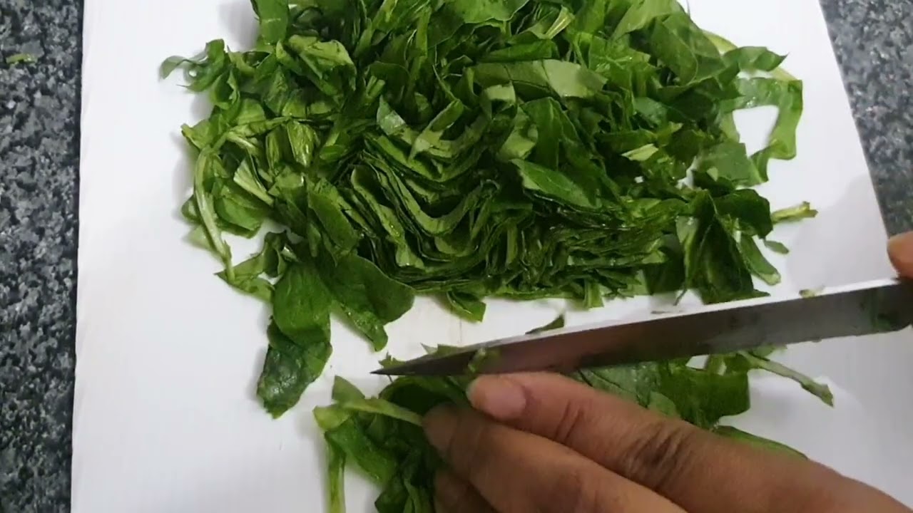 how to chop spinach I palong shak l her kitchen routine #trending #viral