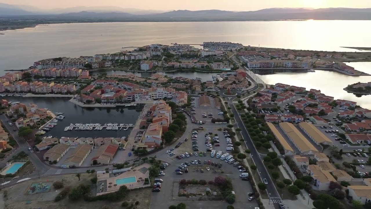 Survol de Le Barcar&egrave;s Nautica avec le DJI Mini 3