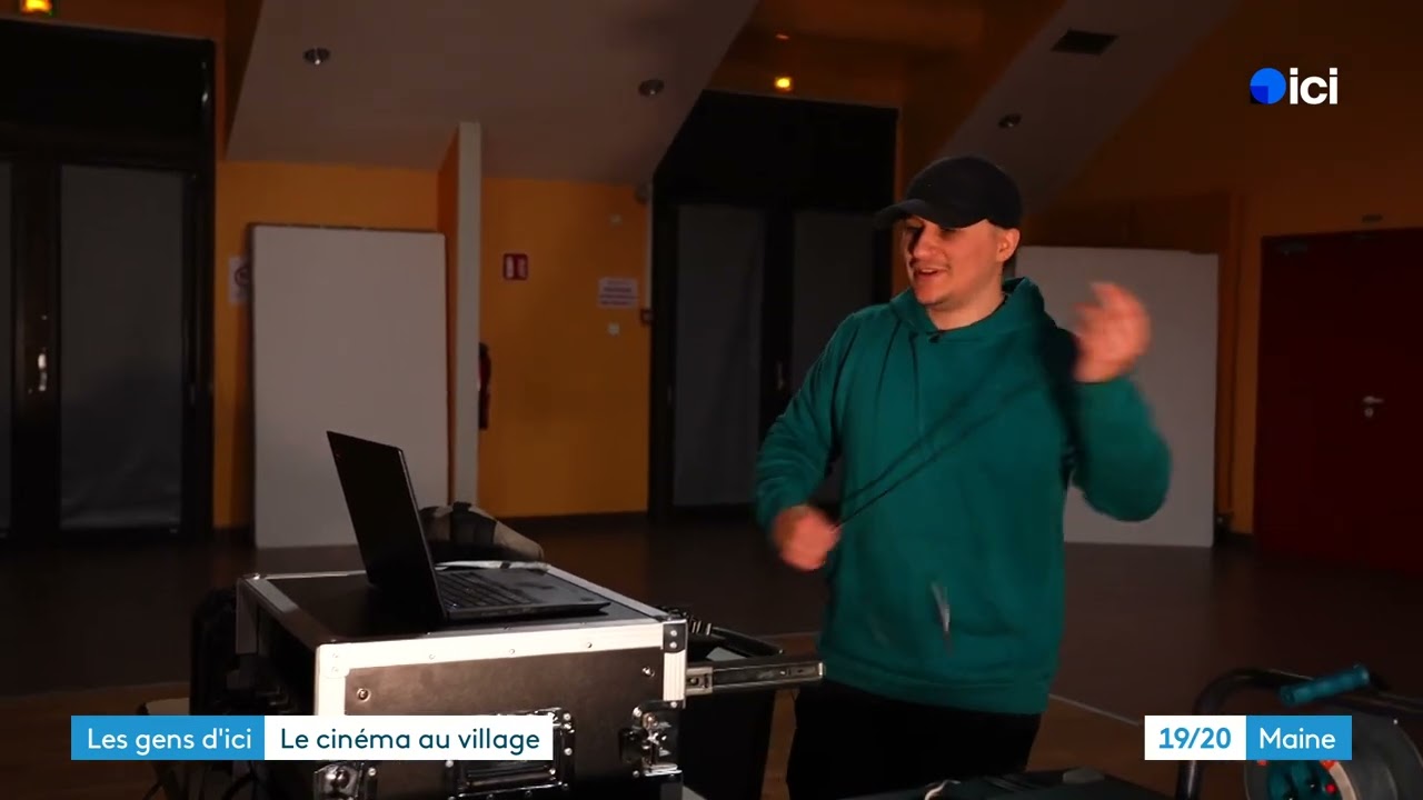 Le cinéma ambulant, une aventure humaine racontée par Alex, un jeune projectionniste passionné